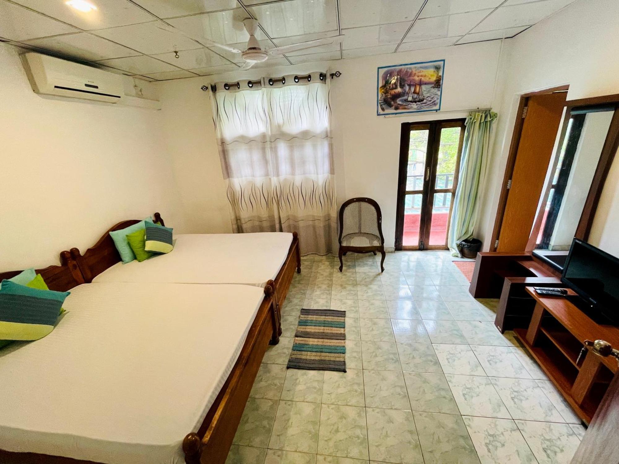 Tishan Holiday Resort Polonnaruwa Bilik gambar